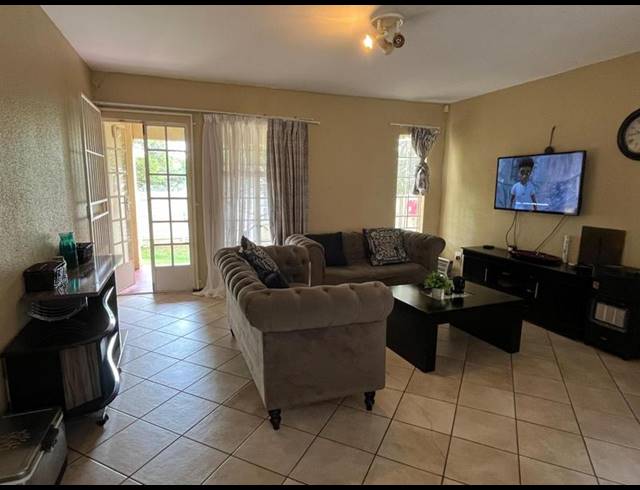 2 BEDROOM PROPERTY TO RENT IN FAERIE GLEN